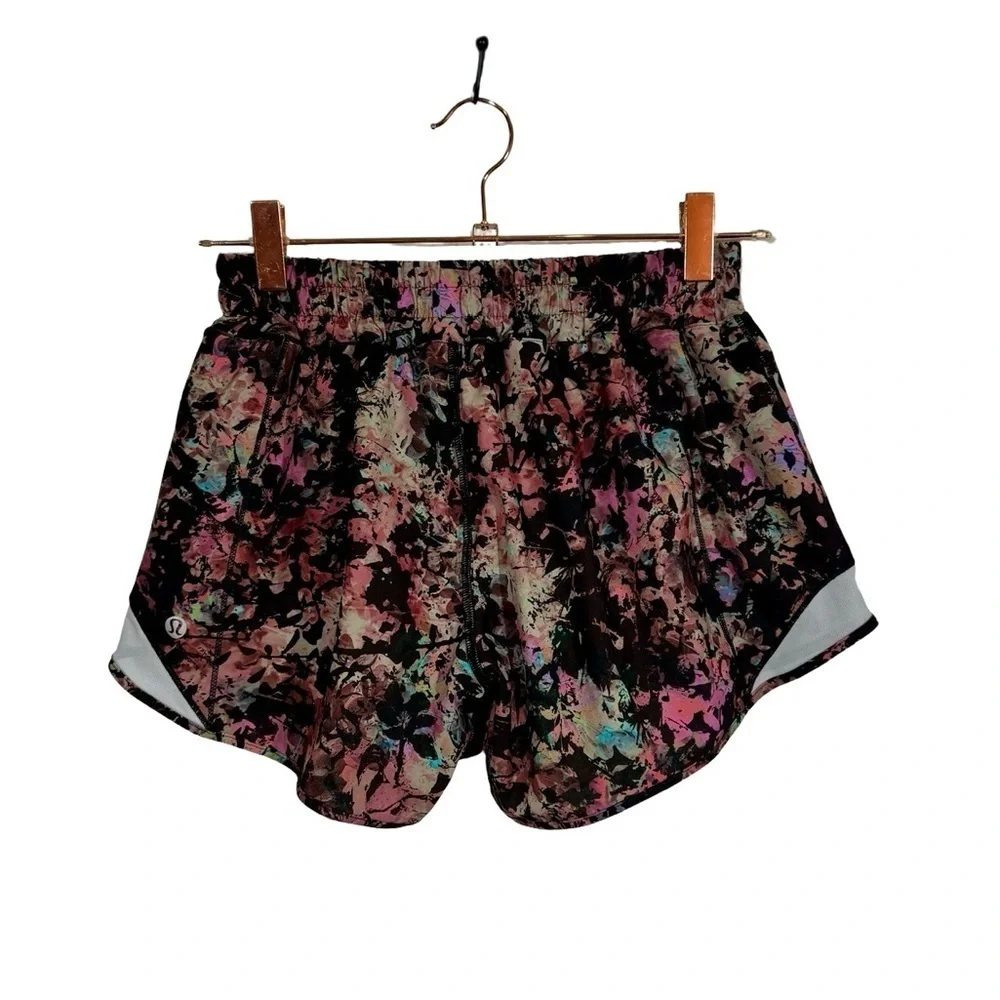 Lululemon Hotty Hot Low-Rise Lined Short 4